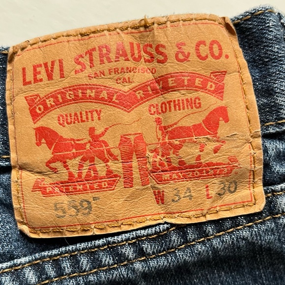 LEVIS 559 Vintage Y2K Cut Off Jean Mom Shorts 32 High Waisted Frayed Distressed - Picture 3 of 6